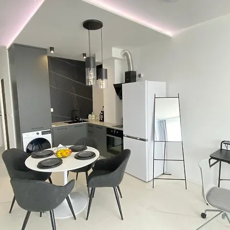 Apartment Arena Mall Galleria View And Securities Parking1