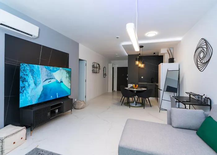 Arena Mall Galleria View And Securities Parking1